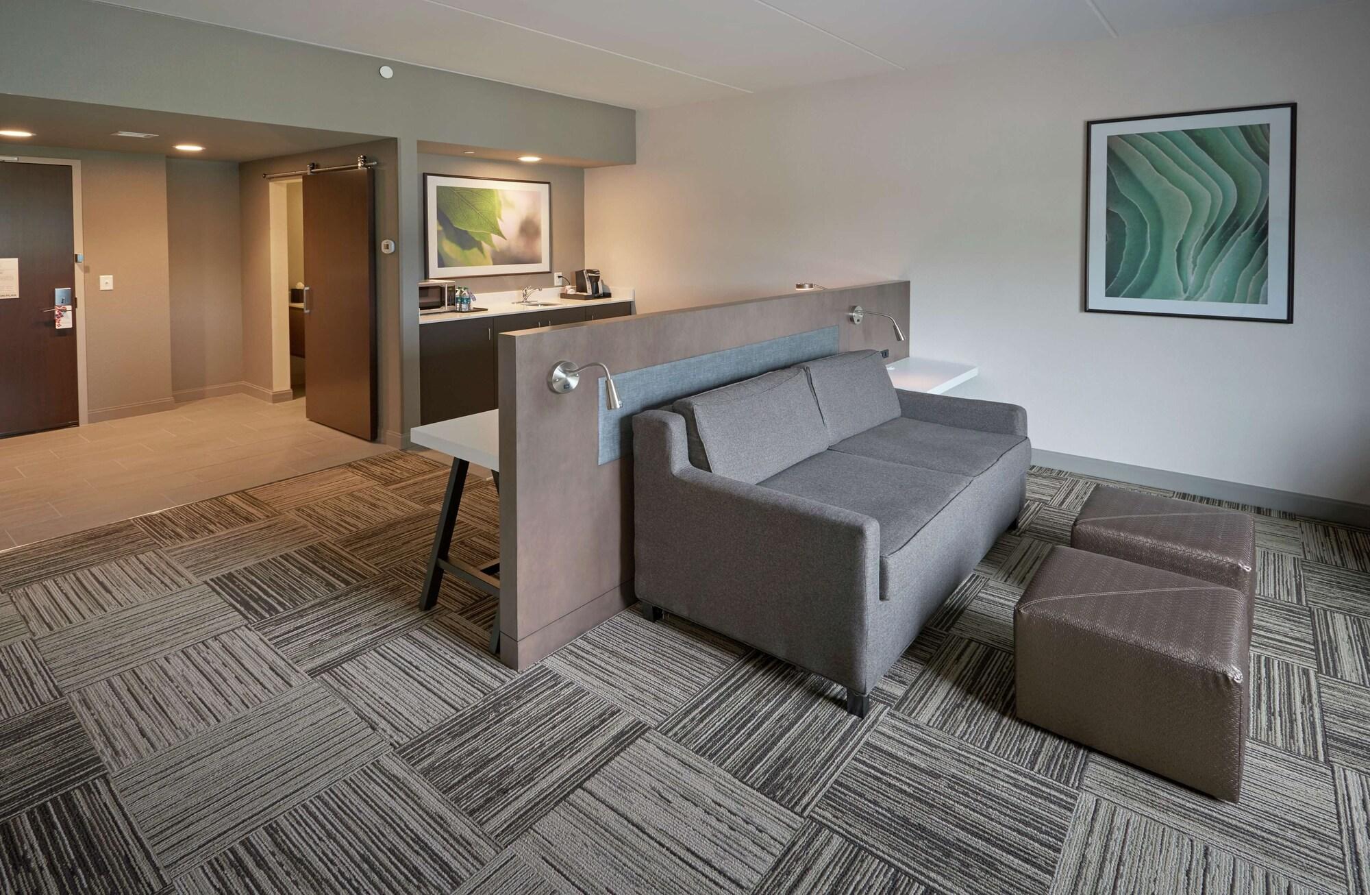 Hilton Garden Inn Corning Downtown Exterior photo